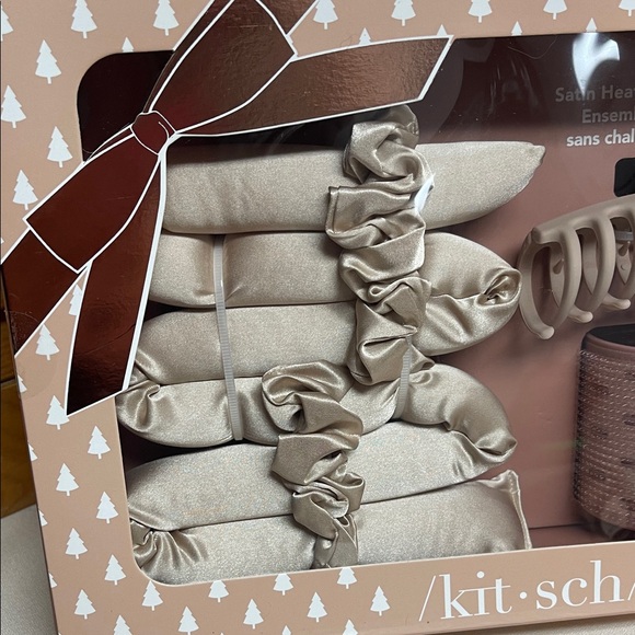 Kitsch Satin Heatless Styling Set in Champagne Blush - Picture 3 of 11